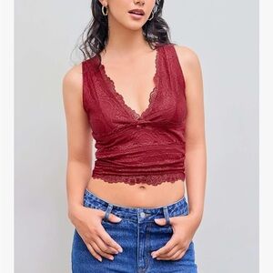Lace Burgundy Sleeveless Top